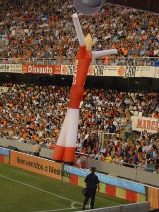 Tifosi del Valencia allo Stadio Mestella