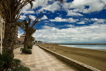 Il lungomare di El Port Saplaya