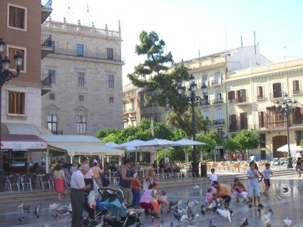 Turisti in Plaza del la Virgen