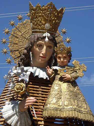 La statua della Vergine dell'Ofrenda de flores